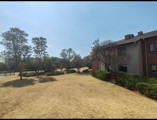 2 BEDROOM APARTMENT FOR SALE IN RANDBURG CENTRAL